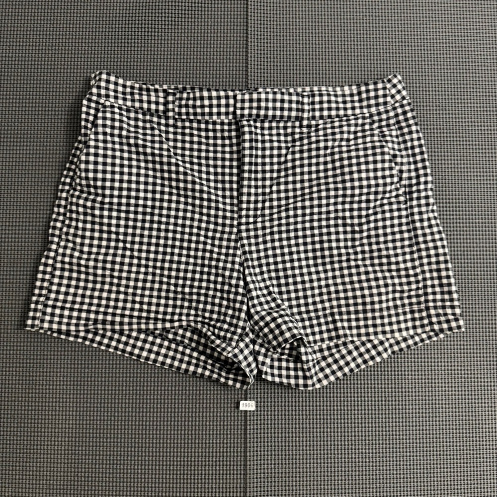 Old Navy Black White Gingham Pixie Chino Shorts Womens Size 8 Checkered